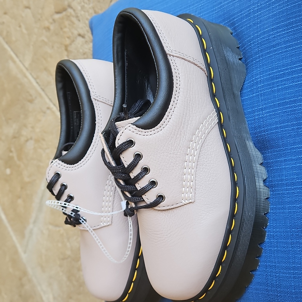 Sz W6, M5- Dr Martens 8053 Quad Platform PISA Leather Oxford Shoe- Vintage Taupe - Picture 2 of 9